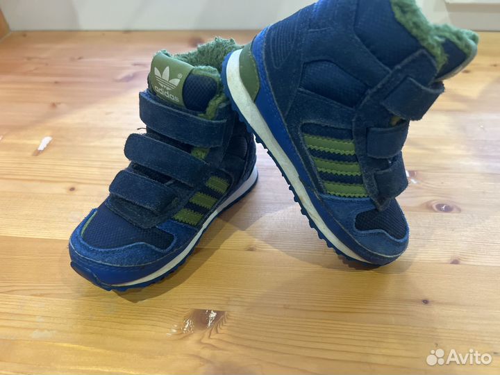 Кроссовки детские adidas 22
