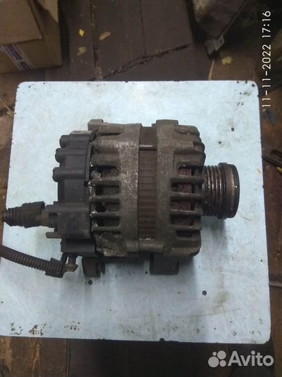 Генератор на Опель Астра J 2014 год