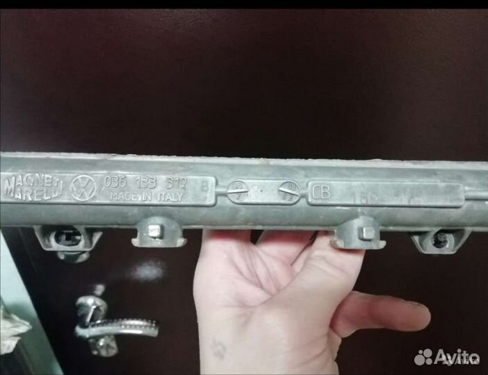 Топливная рампа гольф 4 с форсунками