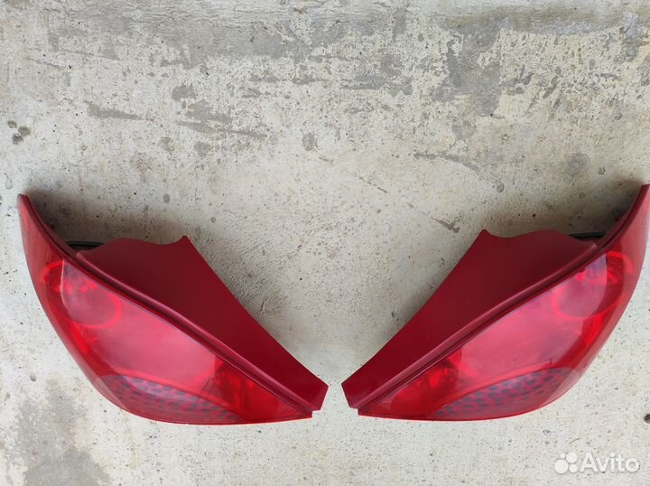 Фонари задние правый и левый Peugeot 207