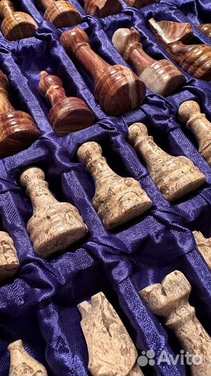 Шахматы из камня ручной работы ракушечник и яшма