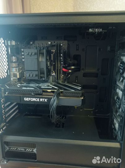 Игровой компьютер с монитором