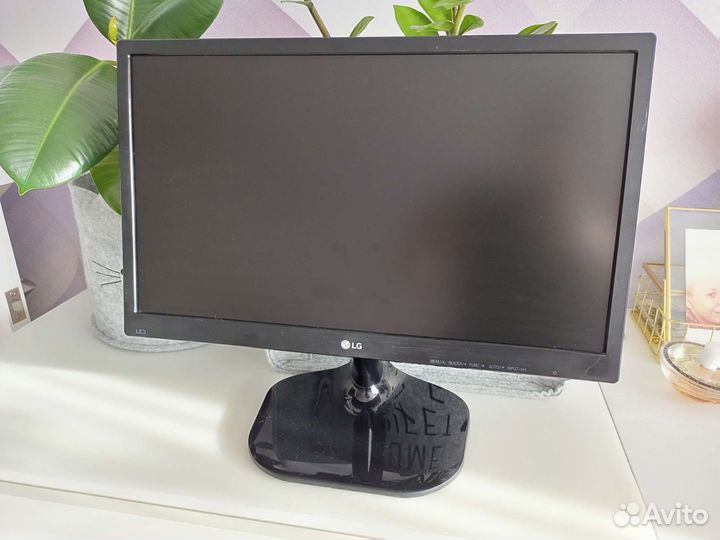 Монитор LG (20M47D-B )