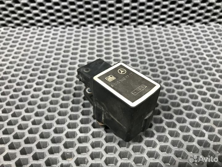 Датчик угла наклона фар mercedes A0105427717