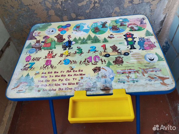 Детский столик