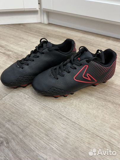 Футбольные бутсы шиповки