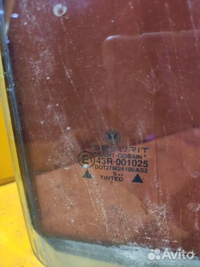 Стекло заднее правое для Volkswagen Golf III