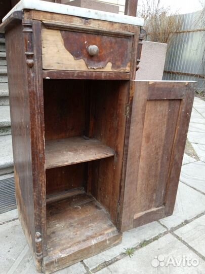 Тумбочка старинная