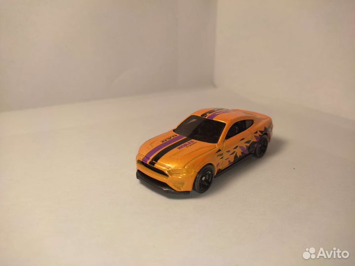 Hot wheels машинки