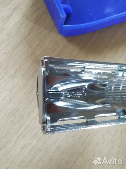 Безопасная бритва Feather