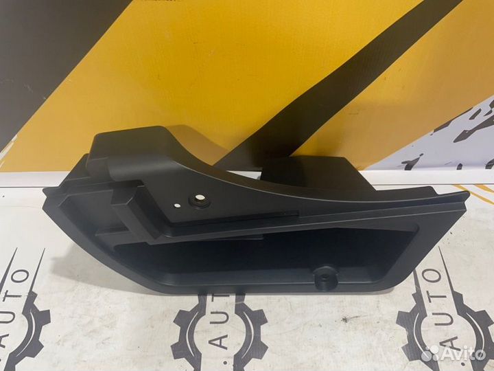 Обшивка багажника задняя правая. Карман Lexus Rx