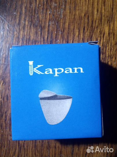 Полка стеклянная для зеркала в ванной