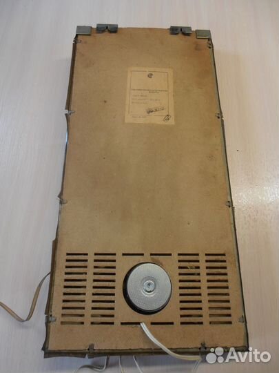 Сувенир-громкоговоритель в деревянном корпусе