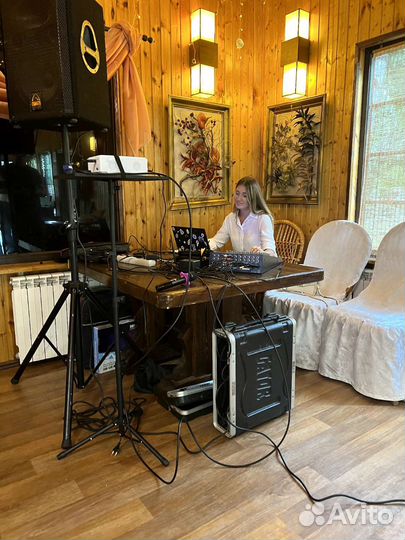 Ведущий на мероприятие