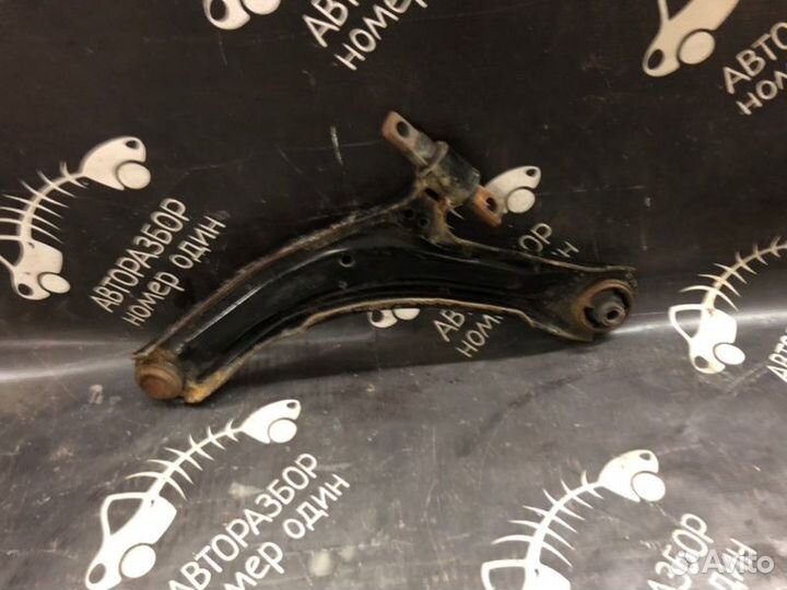 Рычаг подвески передний правый Nissan Qashqai J10E