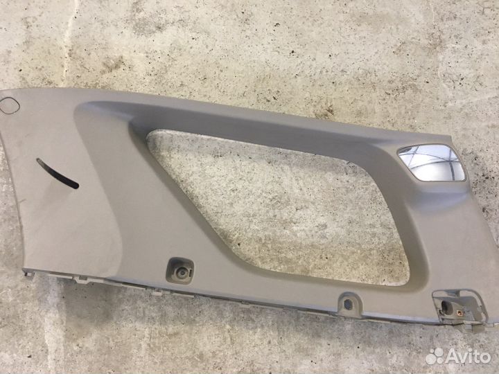 Обшивка багажника верхняя Toyota 4Runner (2442)