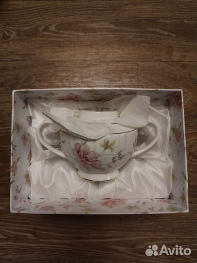 Новый Подарочный чайник и сахарница