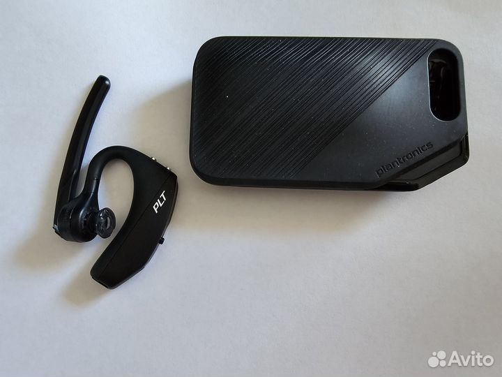 Беспроводная гарнитура Plantronics Voyager 5200 UC
