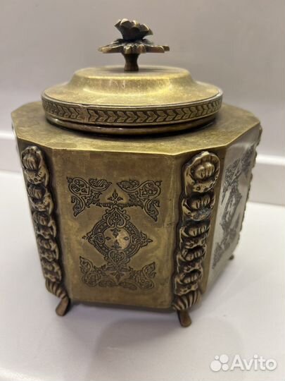 Бронзовая шкатулка