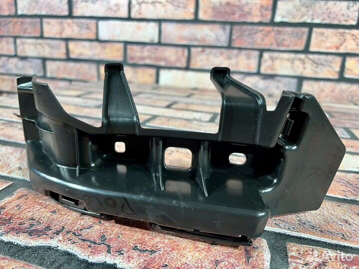 Кронштейн бампера заднего Polo sedan 6 2020