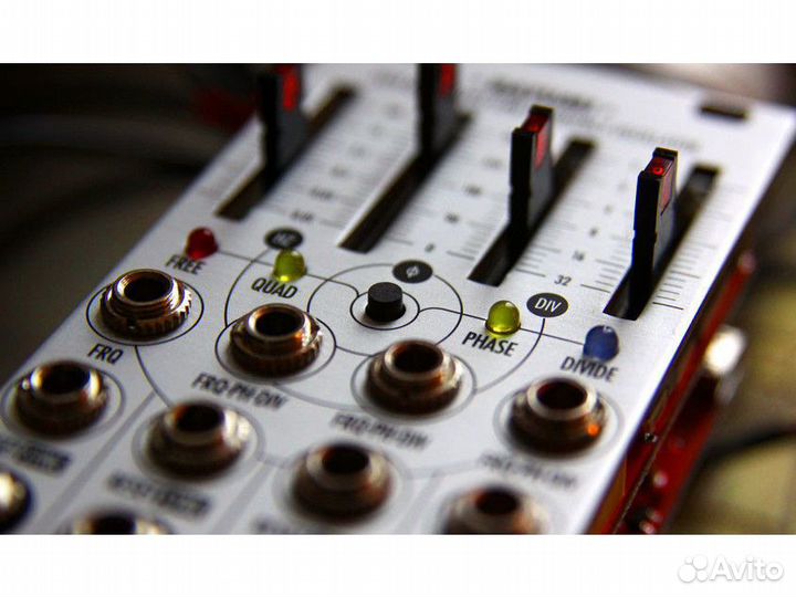 Xaoc Devices Batumi синтезатор