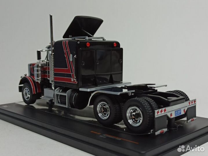 Peterbilt 359 Round Lights-1973 IXO 1:43