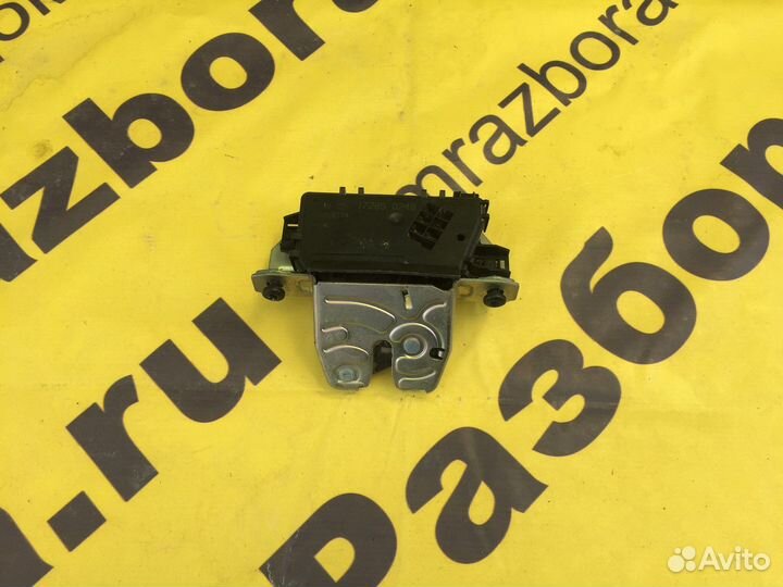 Opel Astra H седан Замок багажника