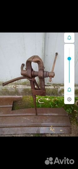 Старинные тиски