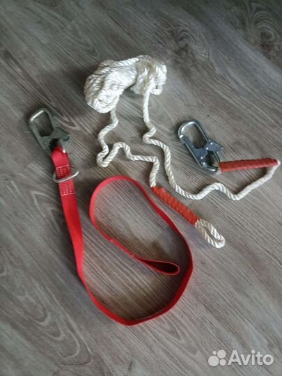 Страховочная привязь