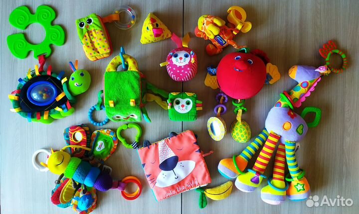 Игрушки погремушки грызунки прорезыватели 0+