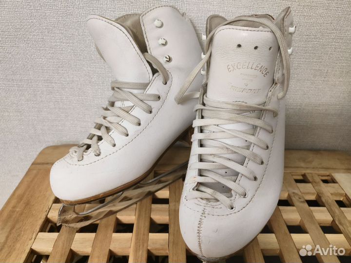 Коньки фигурные