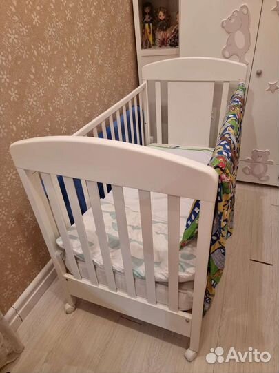 Детская кроватка