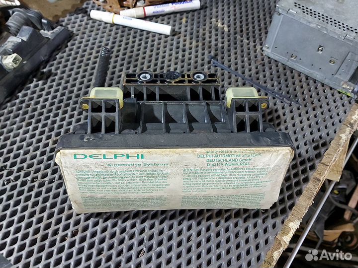 Подушка безопасности в торпеду Opel Corsa C