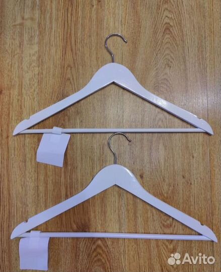 Вешалки плечики Леруа Мерлен деревянные белые