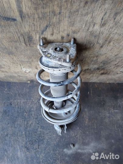 Амортизатор передний правый Hyundai Elantra