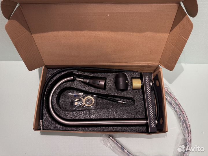 Смеситель с металлической мойкой