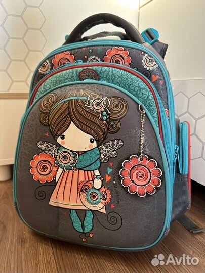 Рюкзак с ортопедической спинкой для девочки