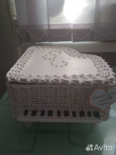Шкатулка из бумажной лозы