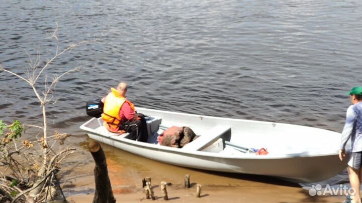 Лодка весельно-моторная