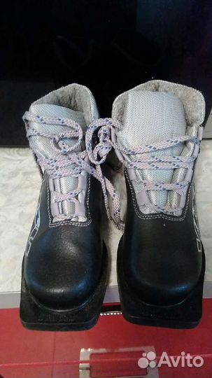 Лыжные ботинки