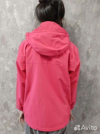 Ветровка женская