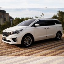 Kia Carnival 2.2 AT, 2020, 41 500 км, с пробегом, цена 2 800 000 руб.