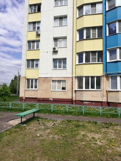 2-к. квартира, 63 м², 1/10 эт.
