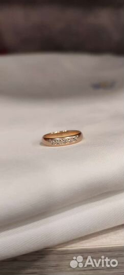 Золотое кольцо с бриллиантами 585пробы