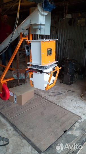 Дозатор весовой для фасовки пеллет, зерна, кормов