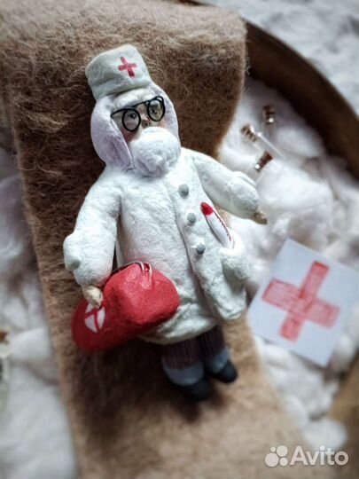 Ватные елочные игрушки, Айболит