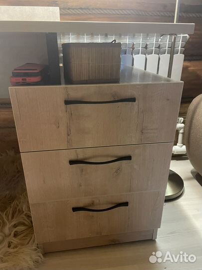 Письменный стол бу с тумбами одноместный