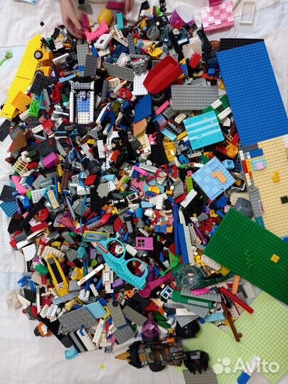Lego детали россыпью много)