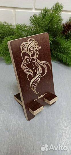Подставка для телефона из дерева