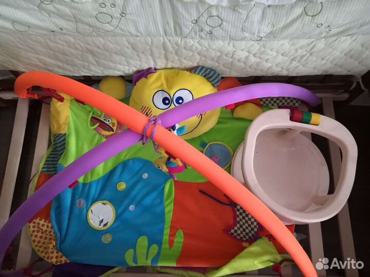 Детская кроватка с поперечным маятником